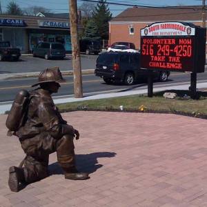 9-11memorialsouthfarmingdaleny-02