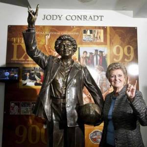 jodyconradtuniversityoftexas-01