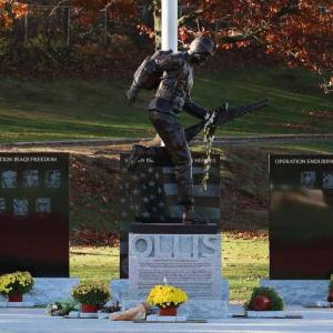 Images of Hanlon Sculpture of fallen Army Ranger Michael Ollis